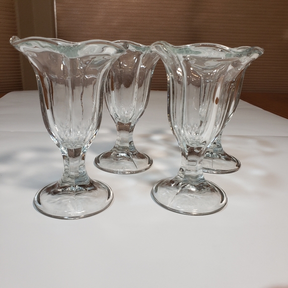 Vtg Anchor Hocking Clear Glass Footed Sundae Glass Fountainware Tulip (Set of 4) - Picture 1 of 11